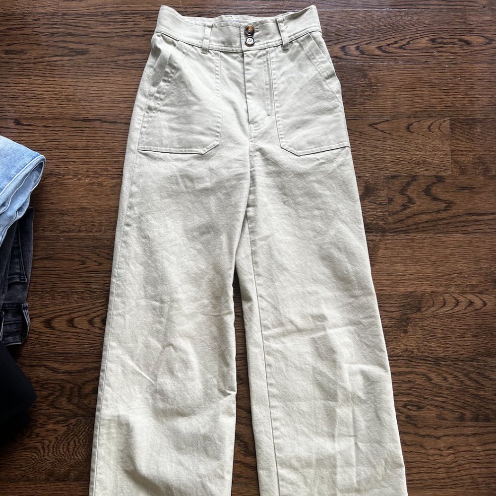 & other stories cropped green trousers